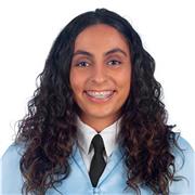 Estudiante de Magisterio que imparte clases a alumnos educación primaria ay secundaria en Huelva